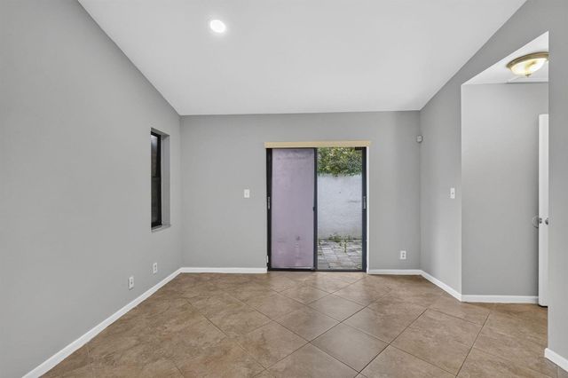3076 S Oakland Forest Drive 503, Oakland Park, FL 33309