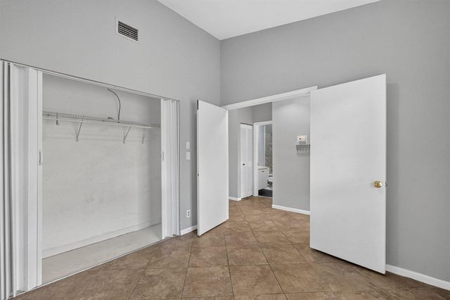 3076 S Oakland Forest Drive 503, Oakland Park, FL 33309