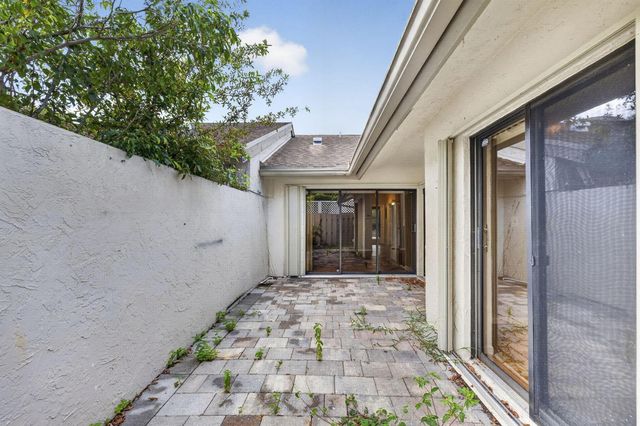 3076 S Oakland Forest Drive 503, Oakland Park, FL 33309