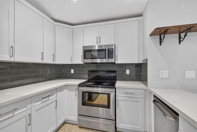 3076 S Oakland Forest Drive 503, Oakland Park, FL 33309