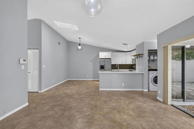 3076 S Oakland Forest Drive 503, Oakland Park, FL 33309