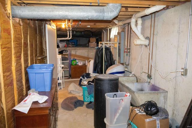 26804 Sweetwater Way, Elkhart, IN 46514