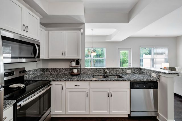 1134 Somerset Springs Dr, Spring Hill, TN 37174