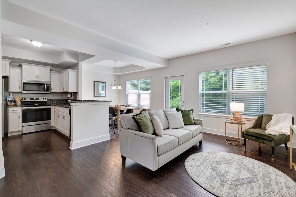 1134 Somerset Springs Dr, Spring Hill, TN 37174