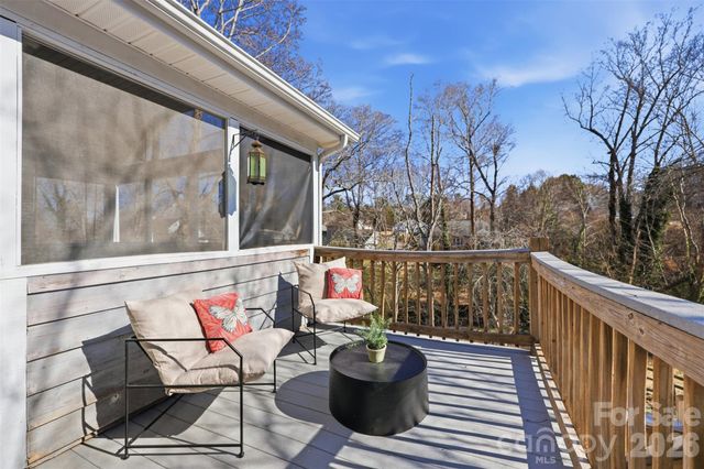 5969 Gold Creek Estate Drive, Hickory, NC 28601