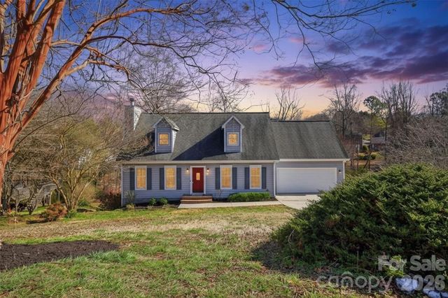 5969 Gold Creek Estate Drive, Hickory, NC 28601