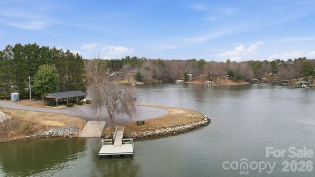 5969 Gold Creek Estate Drive, Hickory, NC 28601