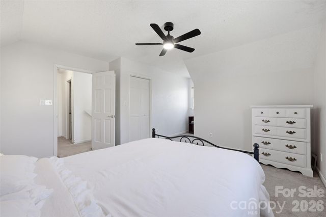 5969 Gold Creek Estate Drive, Hickory, NC 28601