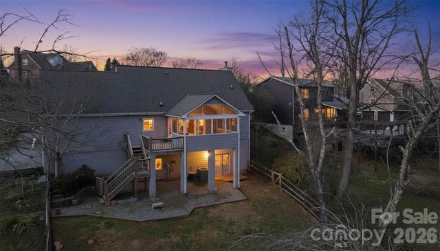 5969 Gold Creek Estate Drive, Hickory, NC 28601