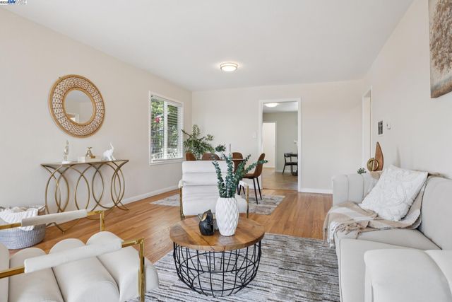 2643 99th Ave, Oakland, CA 94605