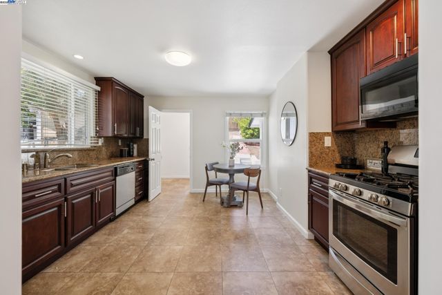 2643 99th Ave, Oakland, CA 94605
