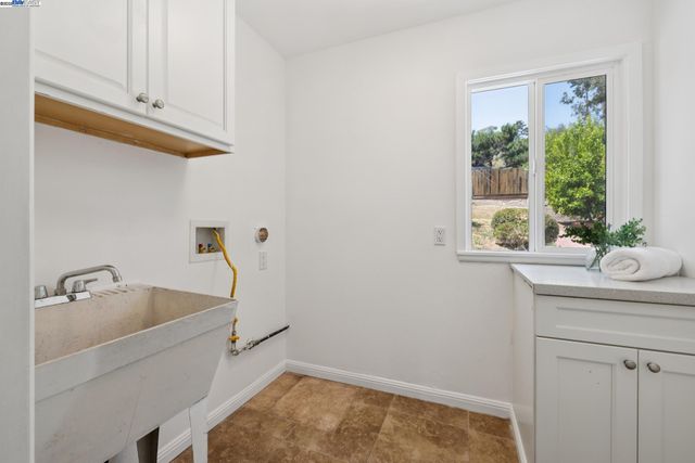 2643 99th Ave, Oakland, CA 94605