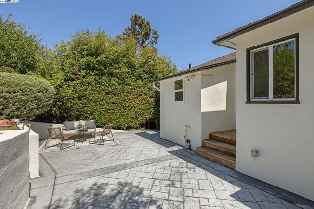 2643 99th Ave, Oakland, CA 94605
