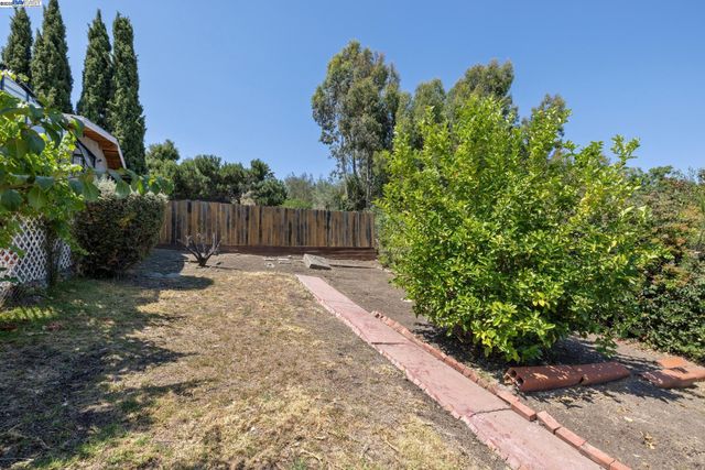 2643 99th Ave, Oakland, CA 94605
