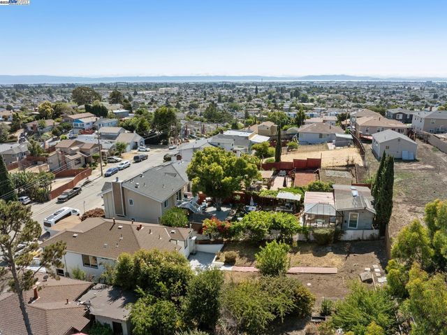 2643 99th Ave, Oakland, CA 94605