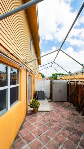 67 NE 12th Ave 67, Homestead, FL 33030