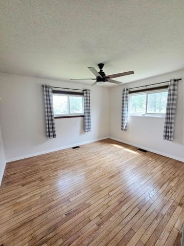 123 Helen Court, Delaware, OH 43015