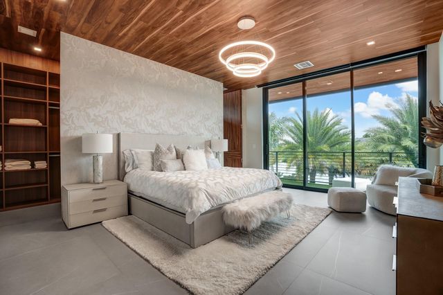 671 Middle River Drive, Fort Lauderdale, FL 33304