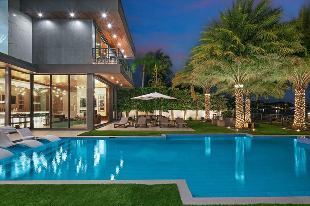 671 Middle River Drive, Fort Lauderdale, FL 33304