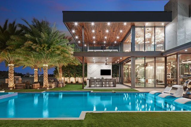 671 Middle River Drive, Fort Lauderdale, FL 33304