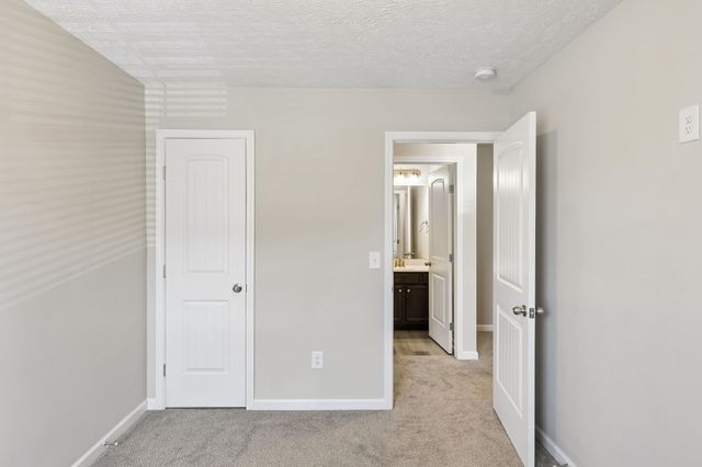 410 Rick McCormick Dr, La Vergne, TN 37086