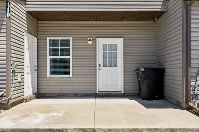 410 Rick McCormick Dr, La Vergne, TN 37086