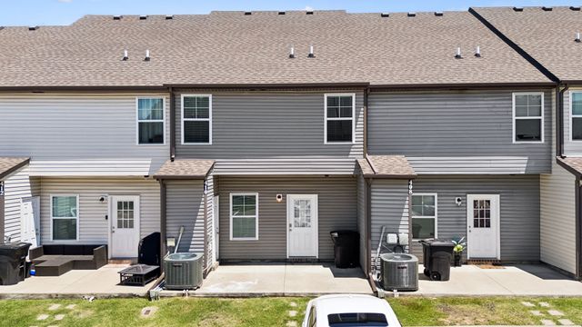 410 Rick McCormick Dr, La Vergne, TN 37086