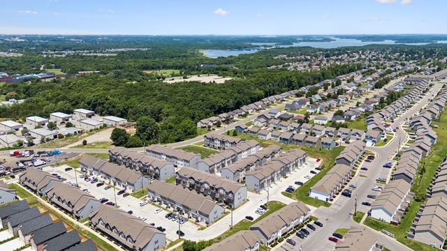 410 Rick McCormick Dr, La Vergne, TN 37086