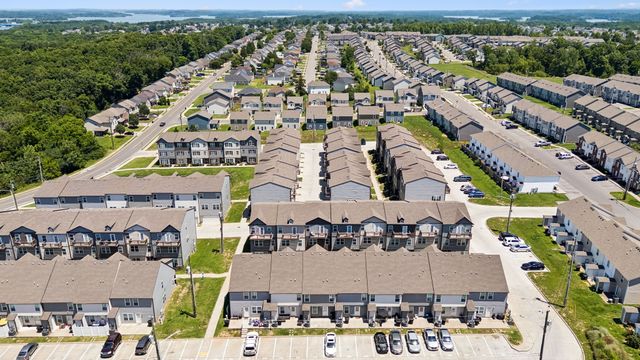 410 Rick McCormick Dr, La Vergne, TN 37086