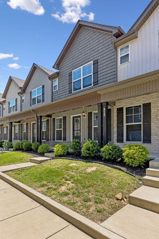 410 Rick McCormick Dr, La Vergne, TN 37086