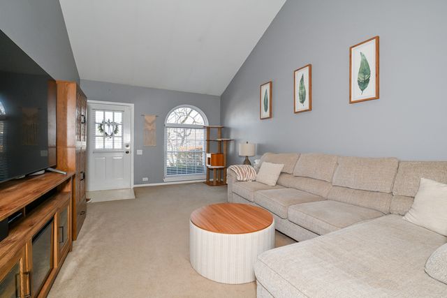 2092 Muirfield Circle, Elgin, IL 60123