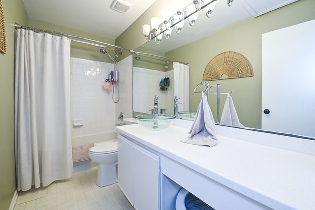 2092 Muirfield Circle, Elgin, IL 60123