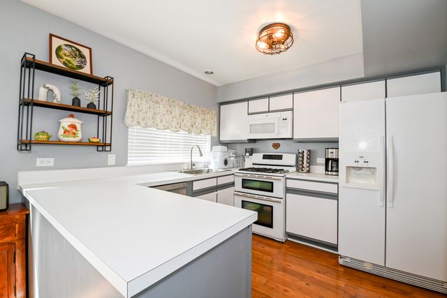 2092 Muirfield Circle, Elgin, IL 60123