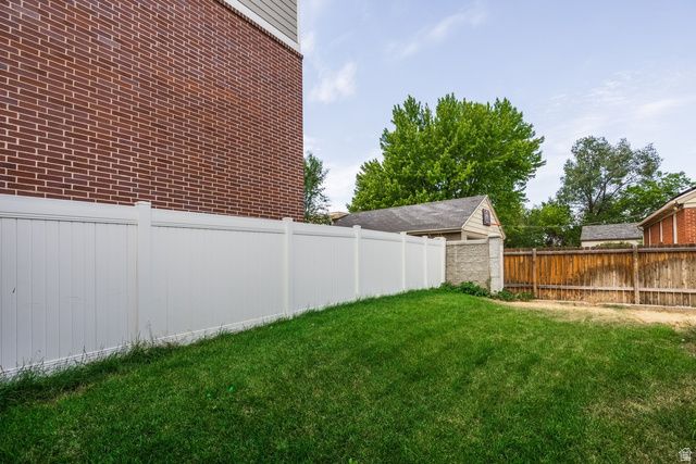 658 E LOCUST ST, Sandy, UT 84070