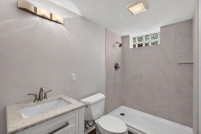 7125 N Longacre ROAD, Fox Point, WI 53217