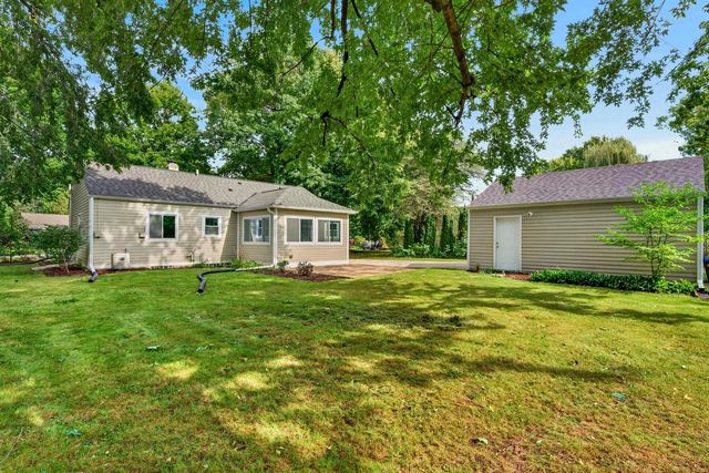 7125 N Longacre ROAD, Fox Point, WI 53217