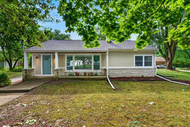 7125 N Longacre ROAD, Fox Point, WI 53217