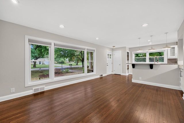 7125 N Longacre ROAD, Fox Point, WI 53217