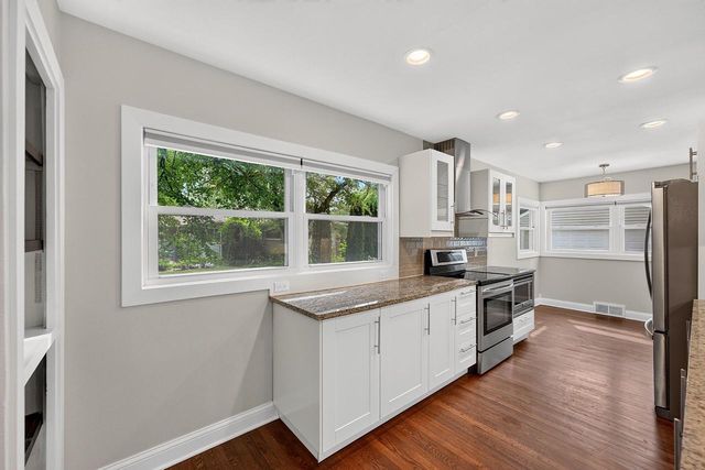 7125 N Longacre ROAD, Fox Point, WI 53217