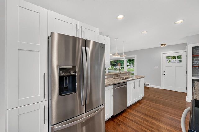 7125 N Longacre ROAD, Fox Point, WI 53217