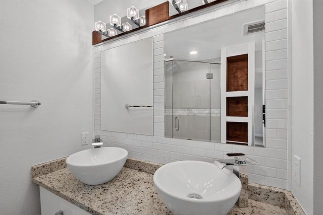 7125 N Longacre ROAD, Fox Point, WI 53217
