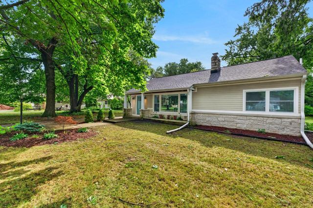 7125 N Longacre ROAD, Fox Point, WI 53217
