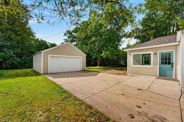 7125 N Longacre ROAD, Fox Point, WI 53217