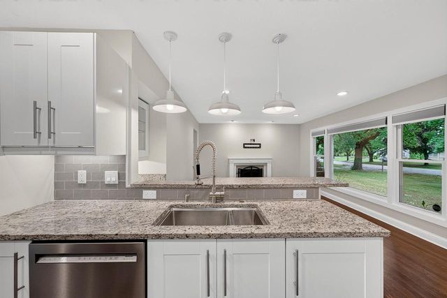 7125 N Longacre ROAD, Fox Point, WI 53217