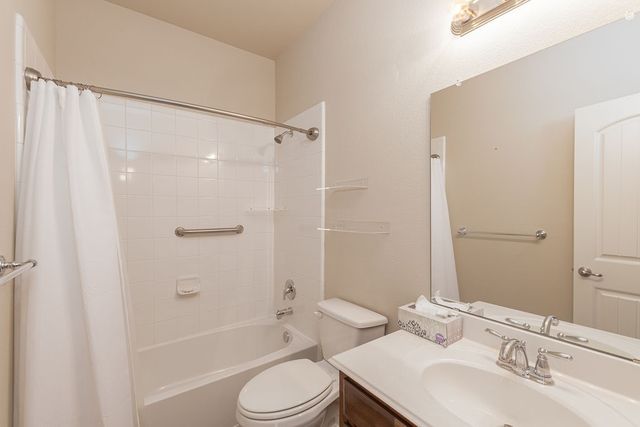 6811 Gamecock Court, Greenville, TX 75402