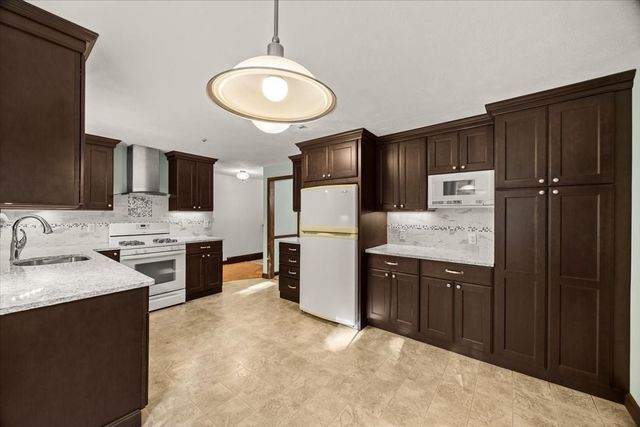 35 Bullard St, Walpole, MA 02081