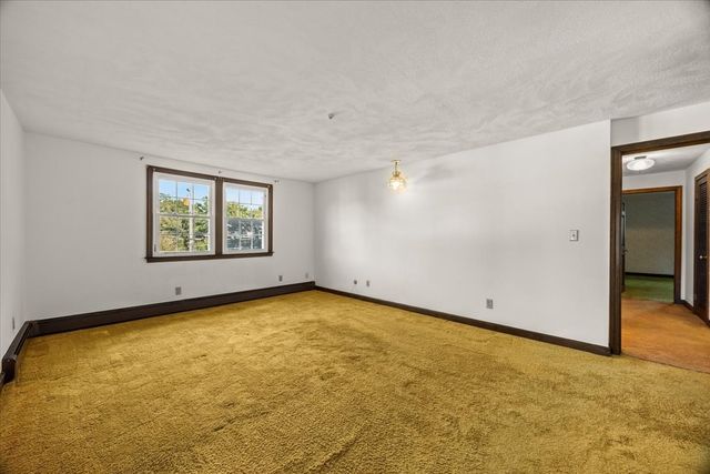 35 Bullard St, Walpole, MA 02081