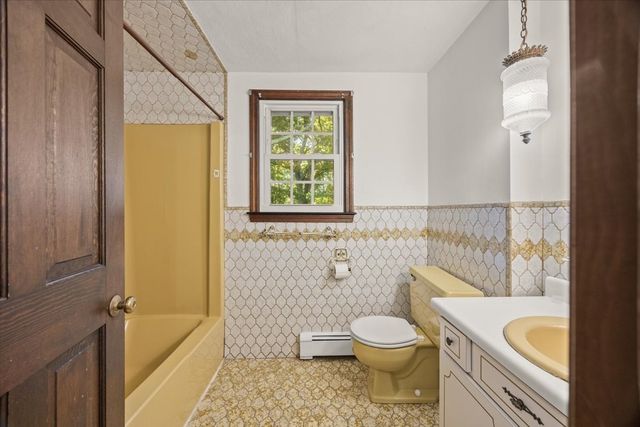 35 Bullard St, Walpole, MA 02081