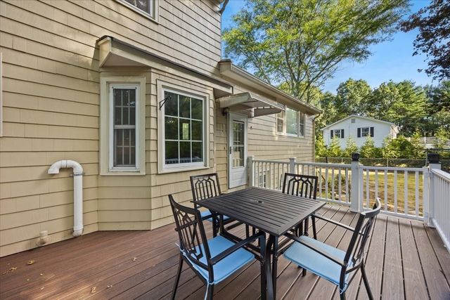 35 Bullard St, Walpole, MA 02081