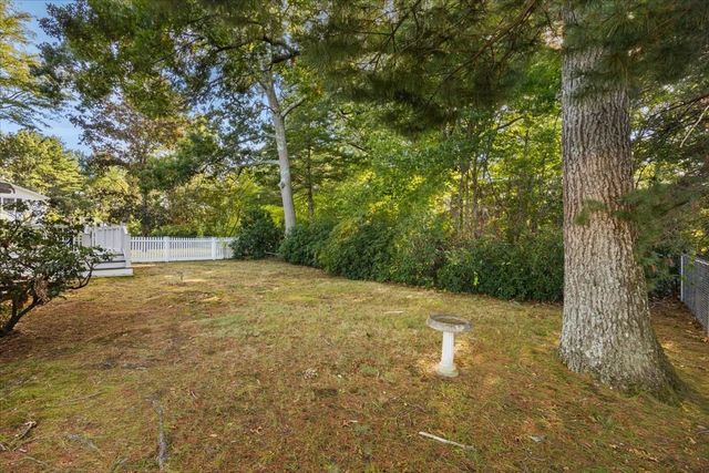 35 Bullard St, Walpole, MA 02081